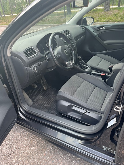 Volkswagen Golf VI 3 of 3