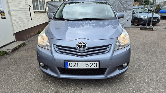 Toyota Verso 3 of 18