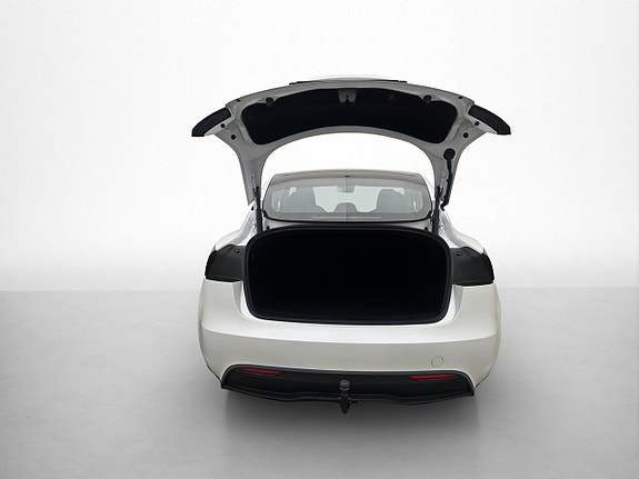 Tesla Model 3 11 of 30