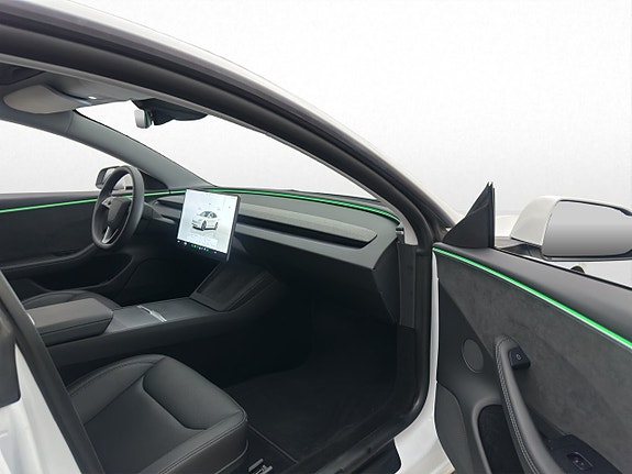 Tesla Model 3 29 of 30