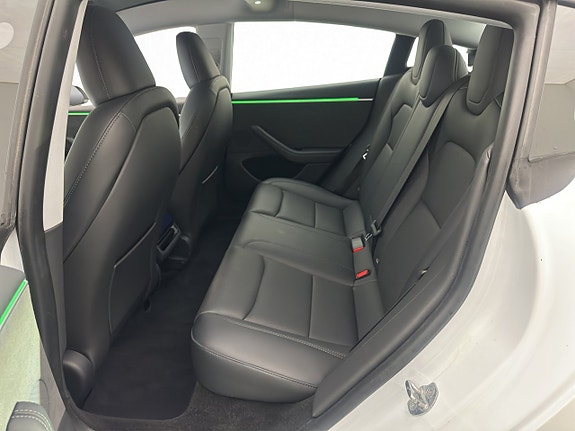 Tesla Model 3 27 of 30