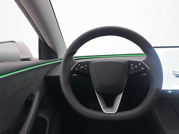 Tesla Model 3 16 of 30