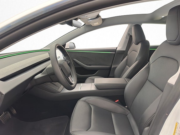 Tesla Model 3 14 of 30