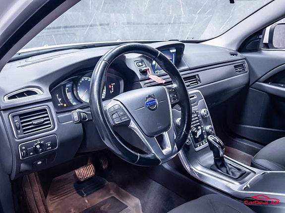 Volvo XC70 12 of 28