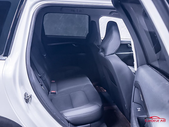 Volvo XC70 16 of 28