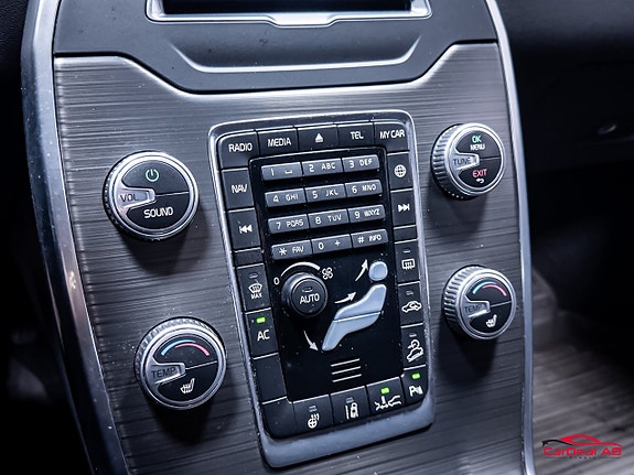 Volvo XC70 25 of 28