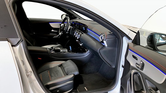Mercedes-Benz CLA250 e 3 of 13