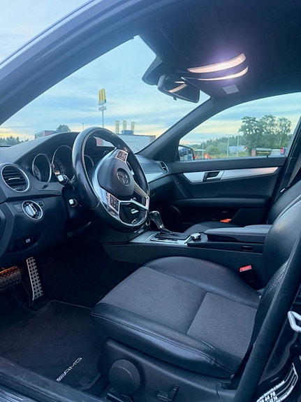 Mercedes-Benz C220 8 of 8