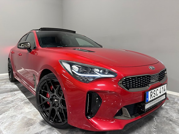 Kia Stinger 2 of 3