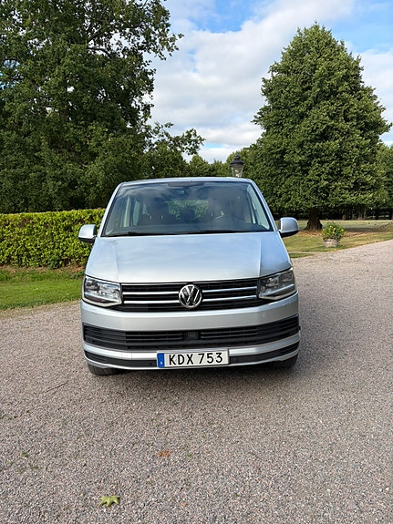 Volkswagen Multivan 2 of 15