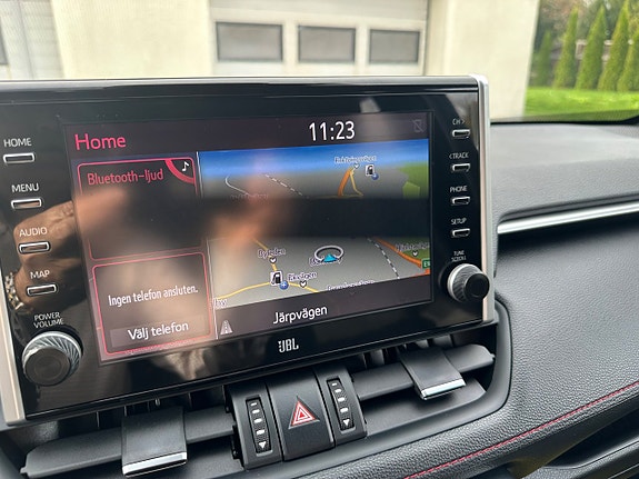 Toyota RAV4 Plug-in Hybrid 19 of 24