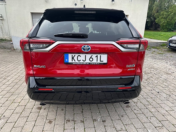 Toyota RAV4 Plug-in Hybrid 5 of 24