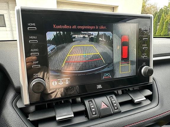 Toyota RAV4 Plug-in Hybrid 20 of 24