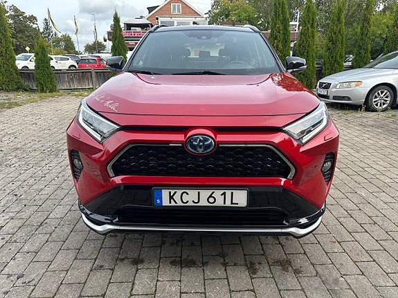 Toyota RAV4 Plug-in Hybrid 3 of 24