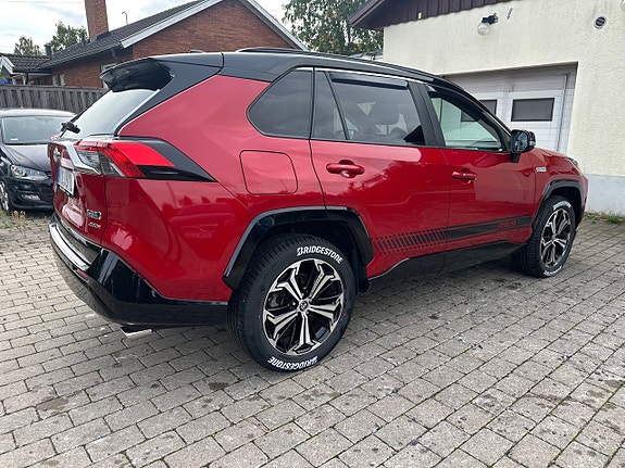 Toyota RAV4 Plug-in Hybrid 6 of 24