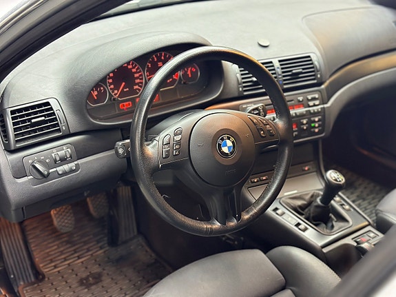 BMW 320i 8 of 11