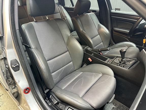 BMW 320i 10 of 11