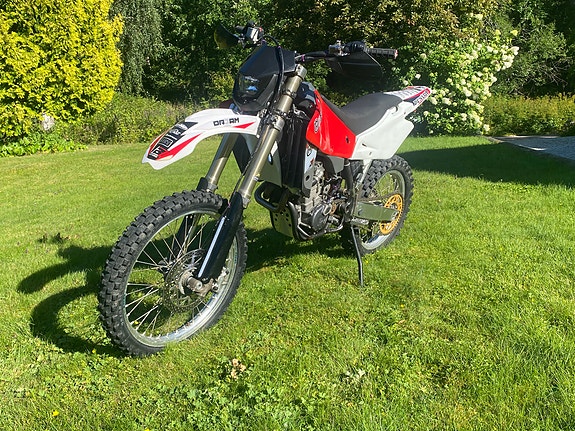 Husqvarna TE 250 2 of 18