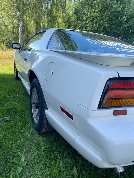 Pontiac Firebird 2 of 5