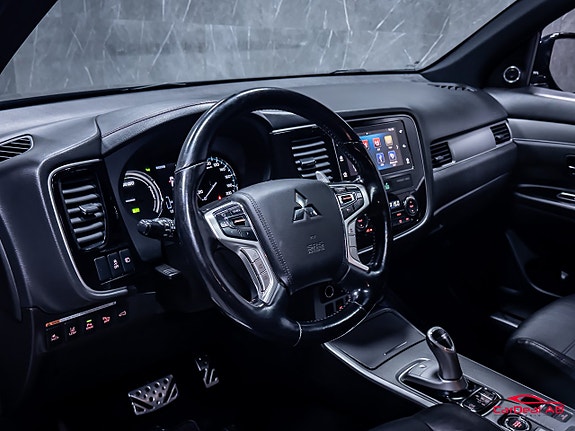 Mitsubishi Outlander 12 of 30