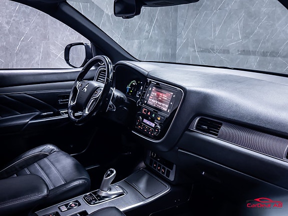 Mitsubishi Outlander 13 of 30