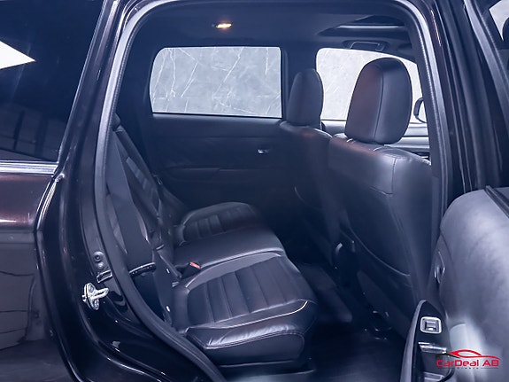 Mitsubishi Outlander 16 of 30