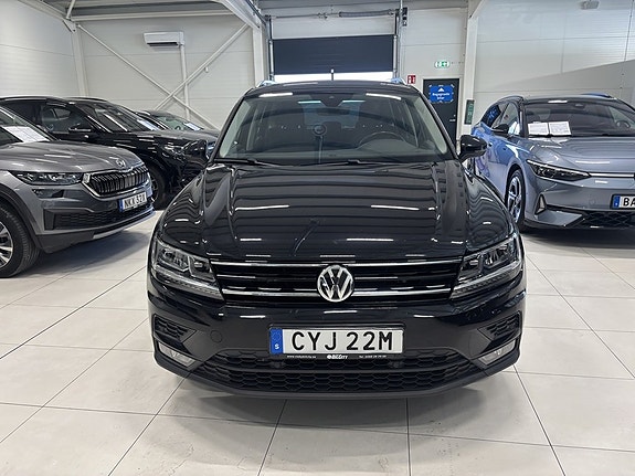 Volkswagen Tiguan 3 of 24