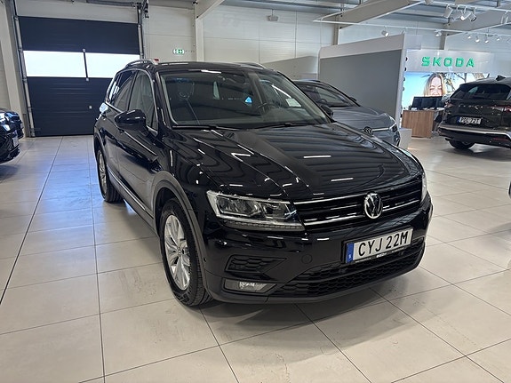 Volkswagen Tiguan 2 of 24