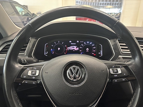 Volkswagen Tiguan 16 of 24