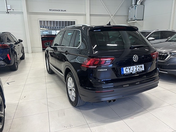 Volkswagen Tiguan 8 of 24
