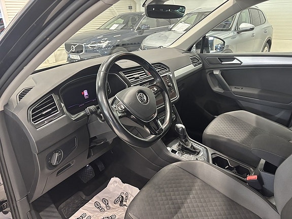 Volkswagen Tiguan 14 of 24