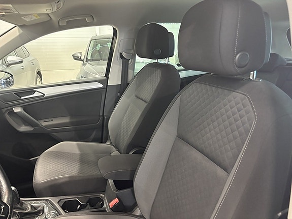 Volkswagen Tiguan 15 of 24