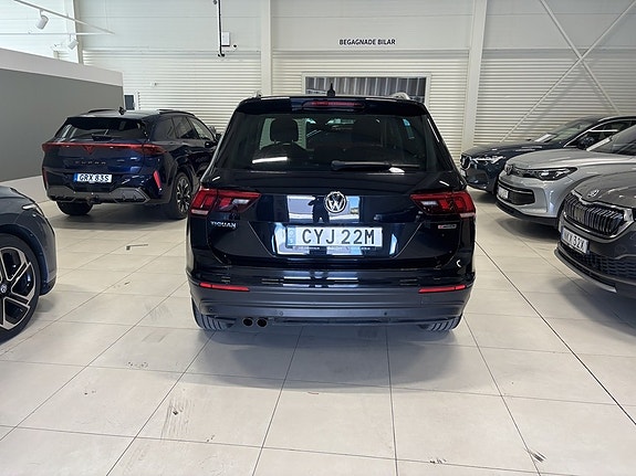 Volkswagen Tiguan 24 of 24