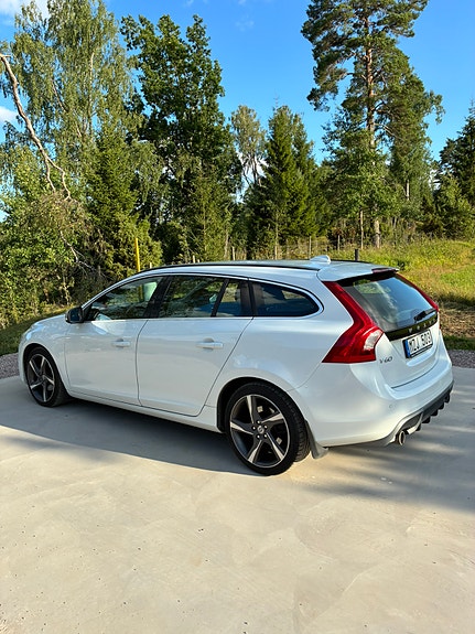 Volvo V60 4 of 9