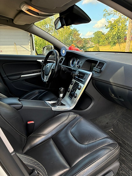Volvo V60 8 of 9