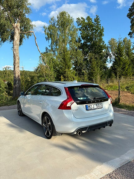 Volvo V60 3 of 9