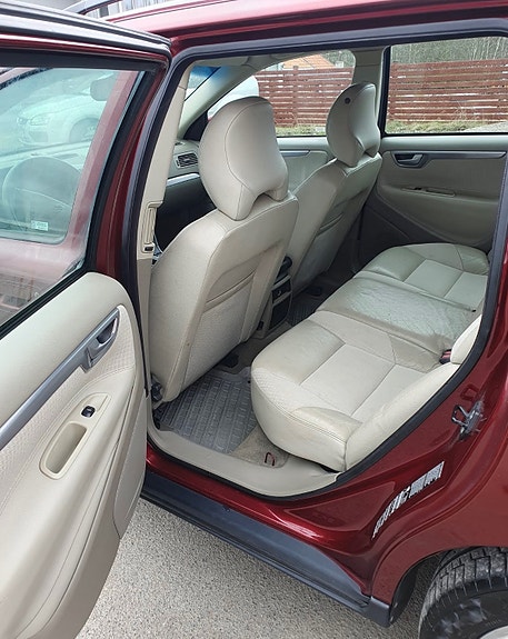 Volvo V70 12 of 12