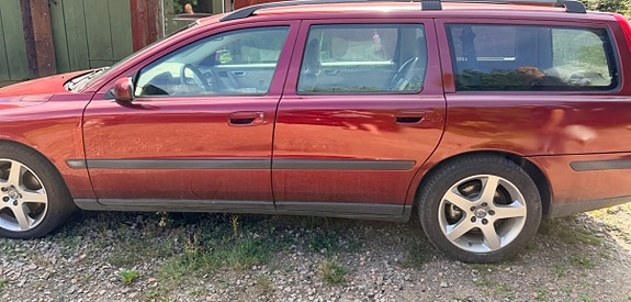 Volvo V70 7 of 12