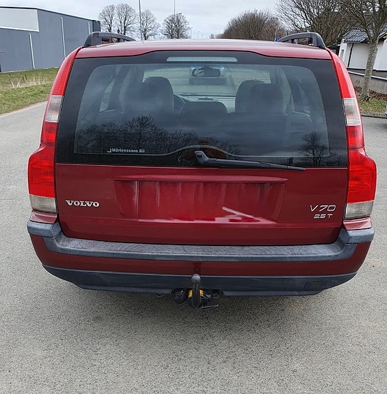 Volvo V70 4 of 12