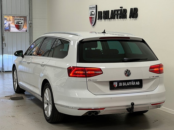 Volkswagen Passat 5 of 27