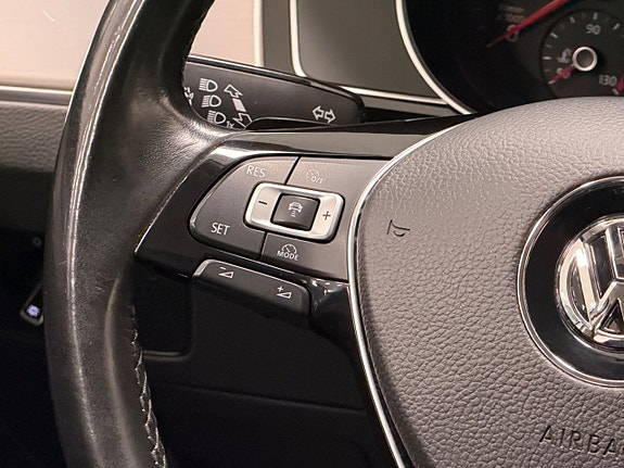 Volkswagen Passat 14 of 27