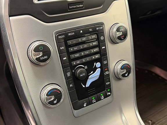 Volvo XC70 21 of 28