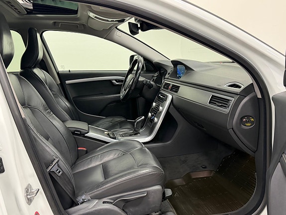 Volvo XC70 26 of 28