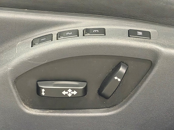 Volvo XC70 10 of 28