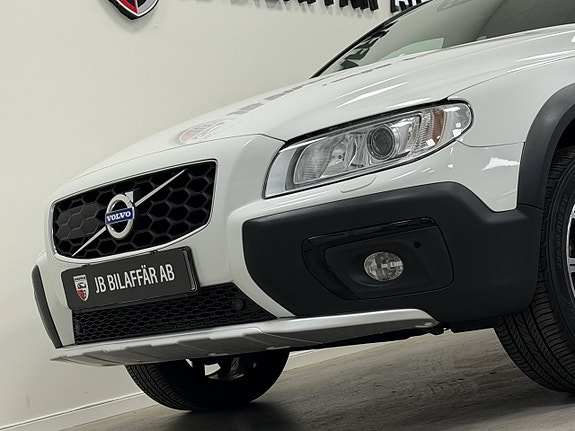 Volvo XC70 2 of 28