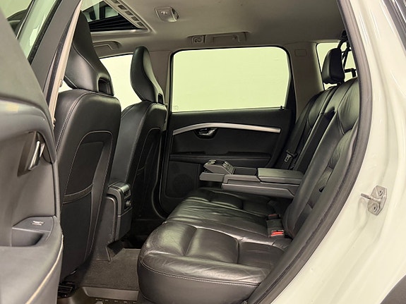 Volvo XC70 23 of 28
