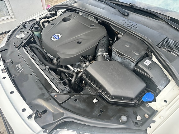 Volvo XC70 12 of 15