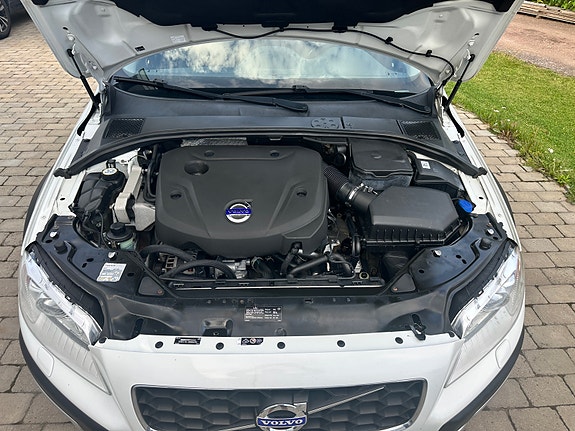 Volvo XC70 11 of 15
