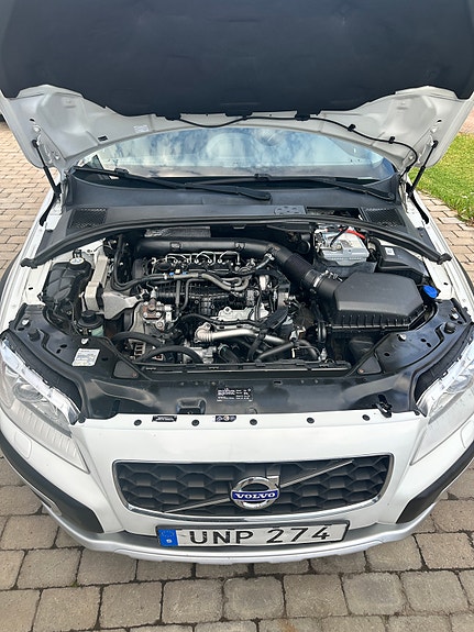 Volvo XC70 13 of 15