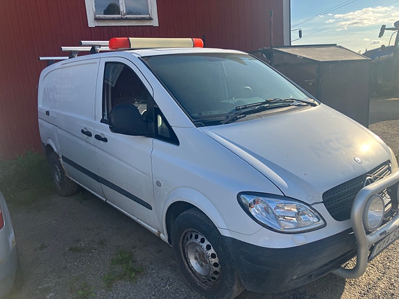 Mercedes-Benz Vito 115 2 of 5